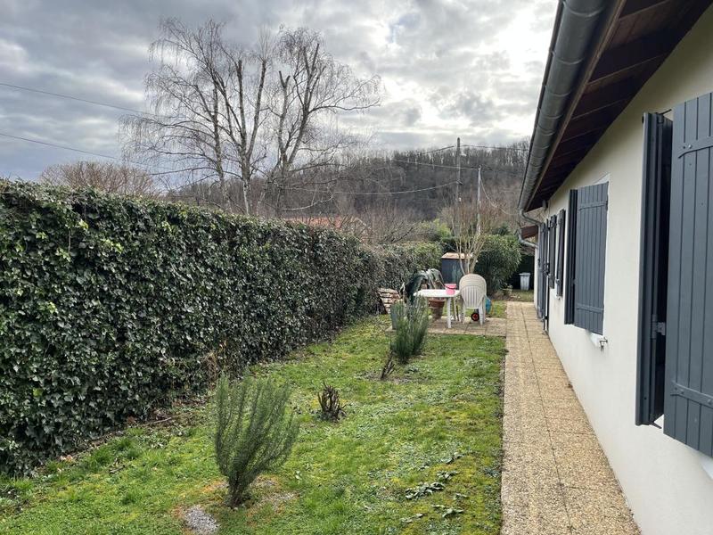 Villa - 100 m² - 5 pièces