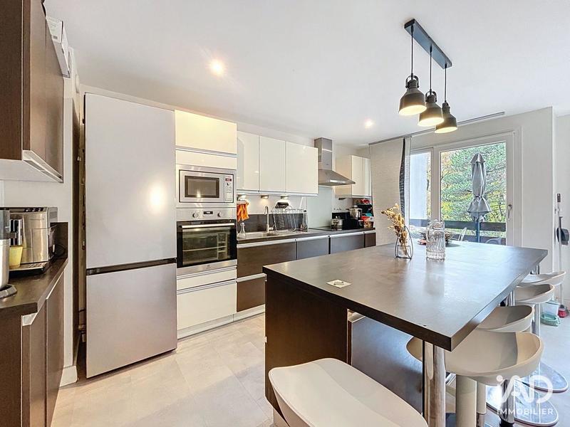 Appartement - 100 m² - 5 pièces