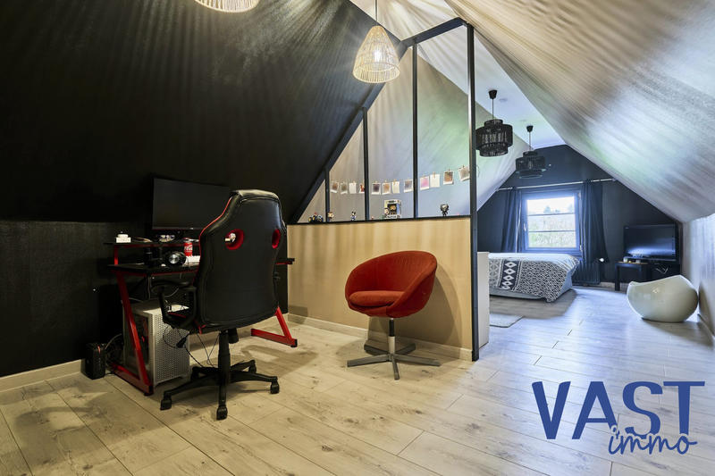 Maison - 217 m² - 6 pièces