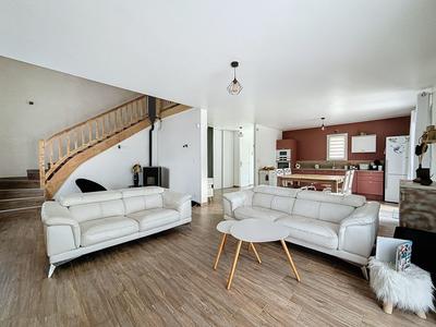 Maison - 181 m² - 8 pièces