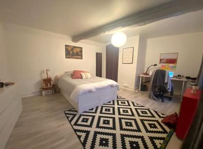 Appartement - 80 m² - 3 pièces