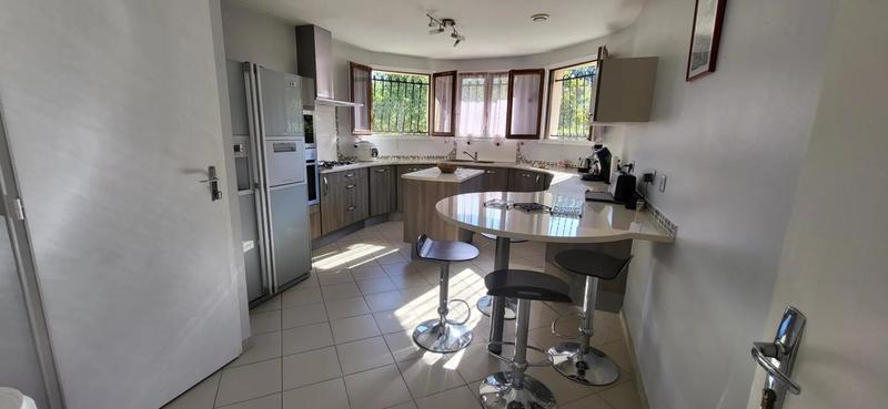 Maison d'architecte - 220 m² - 7 pièces