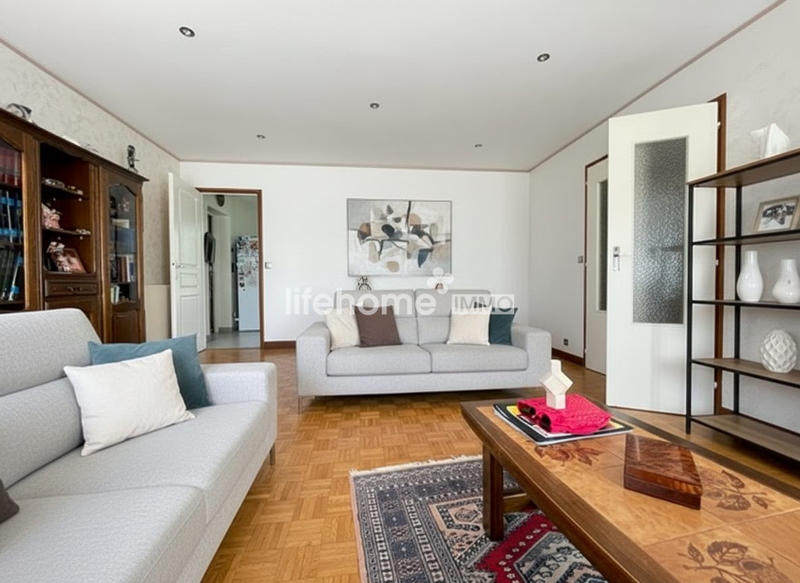 Maison - 180 m² - 8 pièces