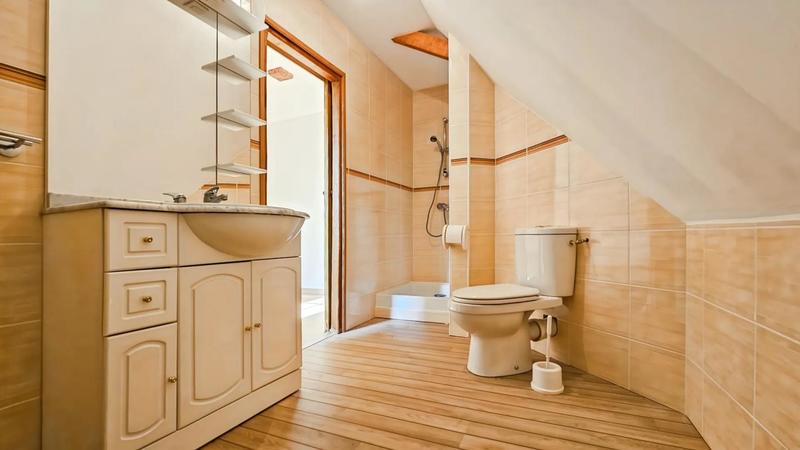 Maison - 168 m² - 8 pièces