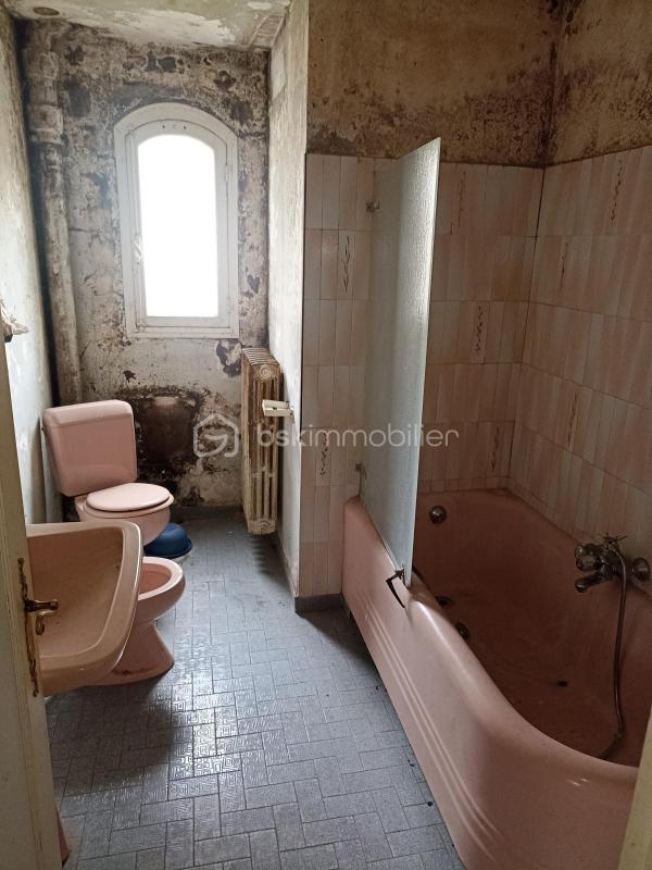 Maison traditionnelle - 194 m² - 7 pièces