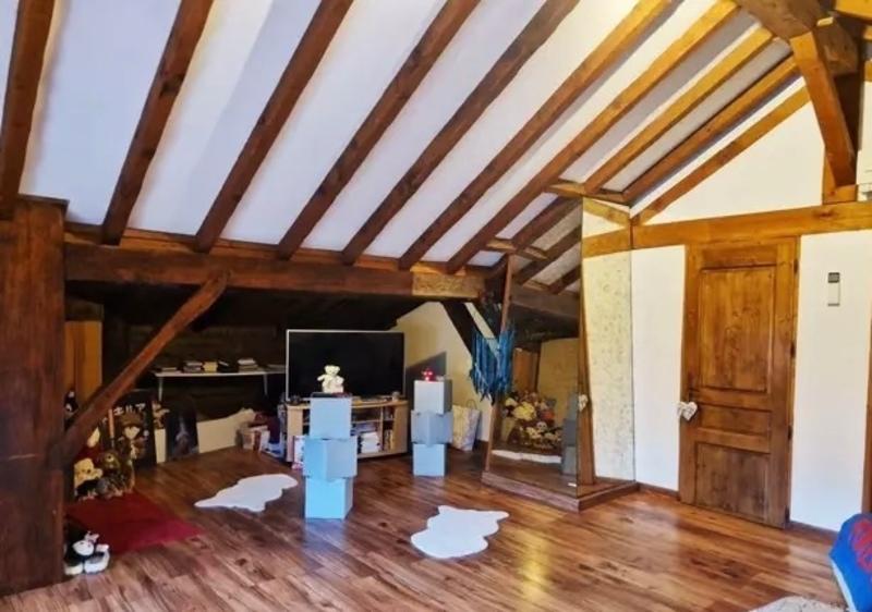 Maison - 439 m² - 6 pièces