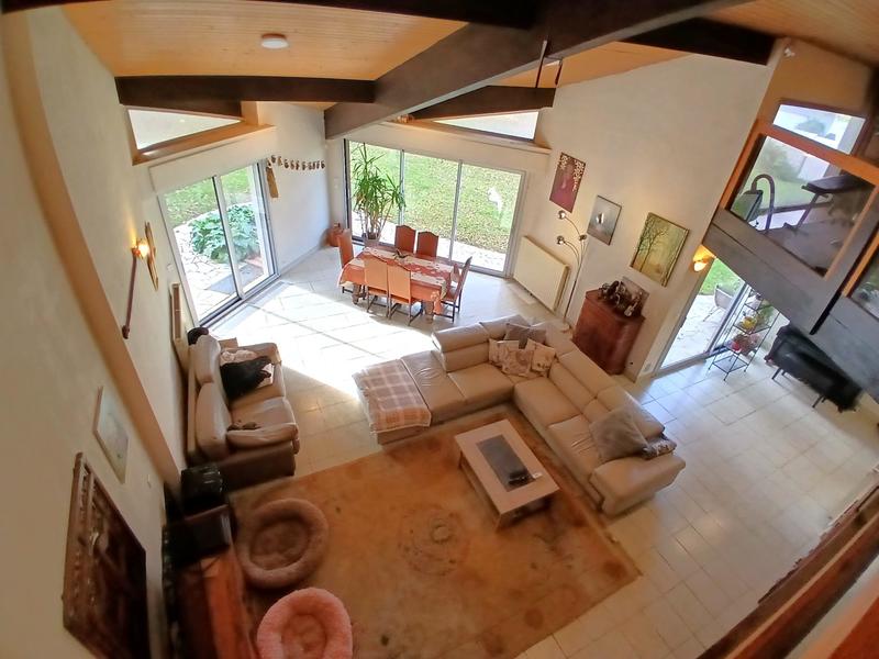 Maison - 384 m² - 11 pièces