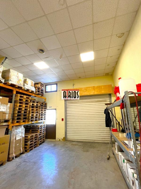 Entrepôt - 730 m²