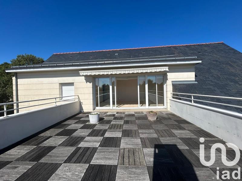 Maison - 244 m² - 8 pièces