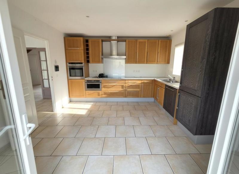 Propriété - 180 m² - 8 pièces