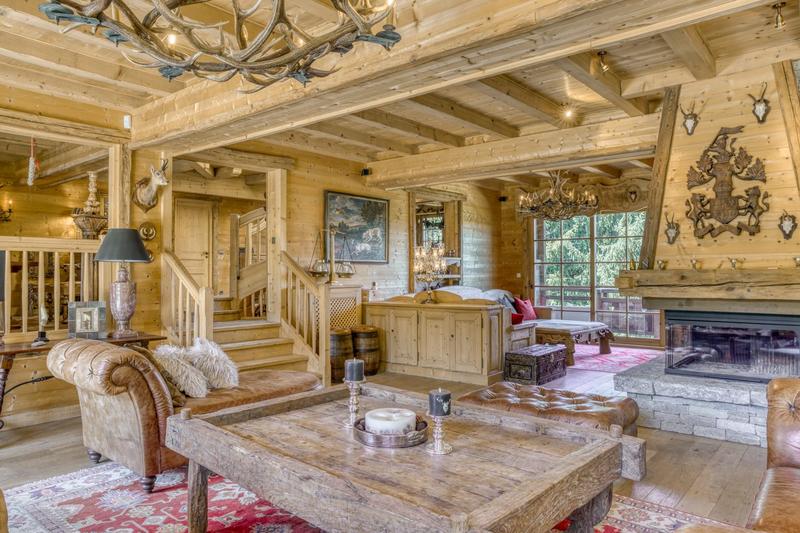 Châlet - 383 m² - 8 pièces