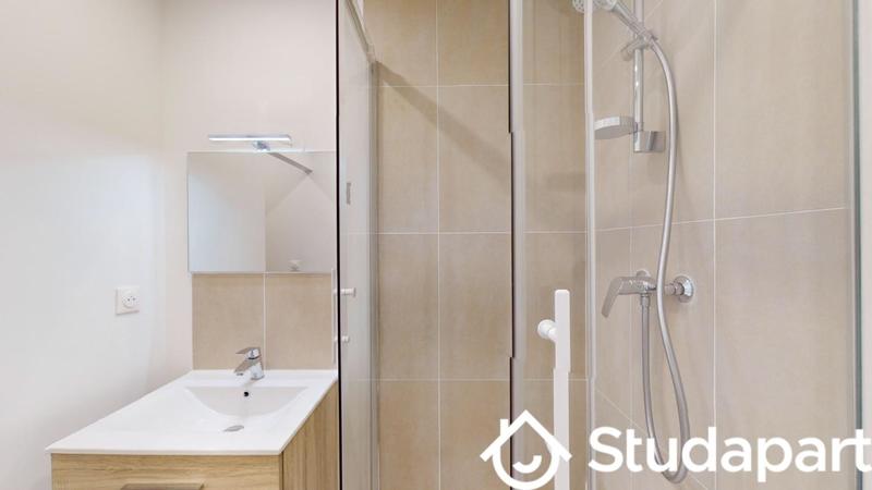 Chambre - 9 m² - 1 pièce