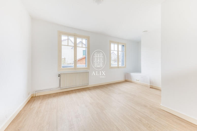 Bureau - 155 m² - 11 pièces