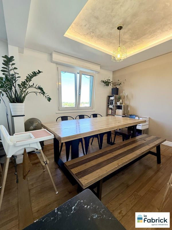 Appartement - 86 m² - 4 pièces