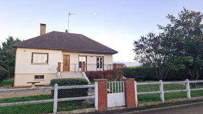 Maison - 99 m² - 4 pièces