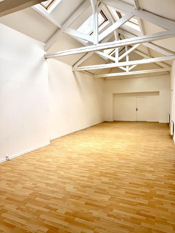 Appartement - 80 m² - 1 pièce