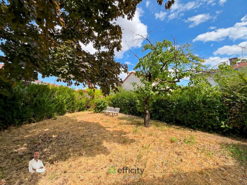 Maison - 255 m² - 12 pièces