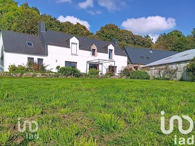 Maison - 210 m² - 7 pièces