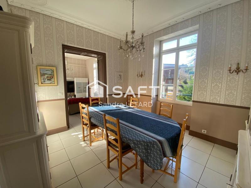 Maison - 221 m² - 9 pièces