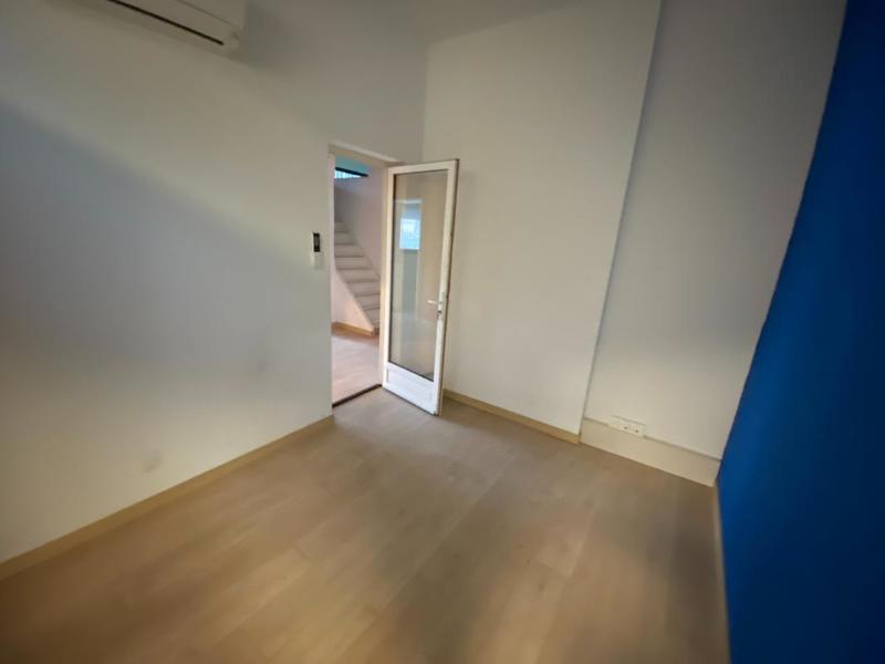 Local commercial - 222 m² - 7 pièces