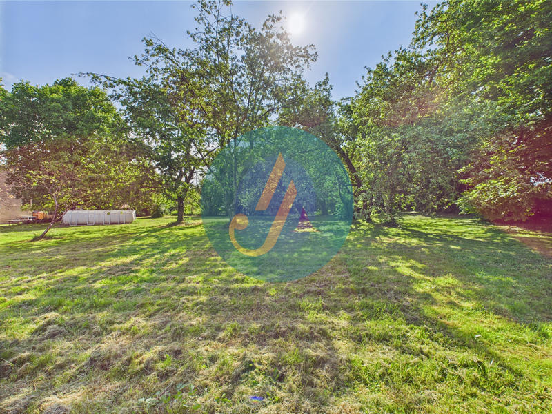 Maison - 201 m² - 7 pièces