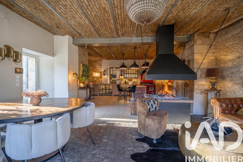 Maison - 235 m² - 8 pièces