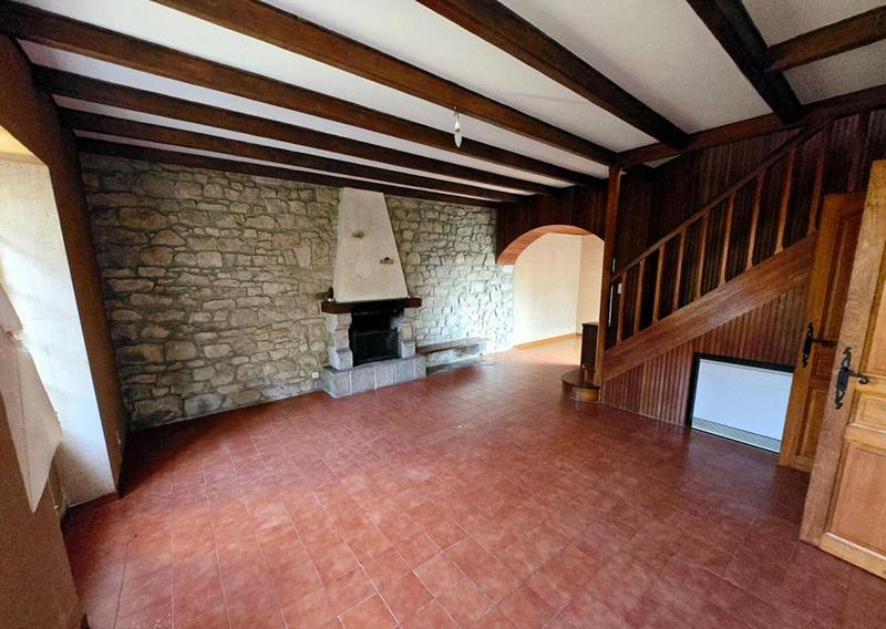 Maison en pierre - 84 m² - 4 pièces