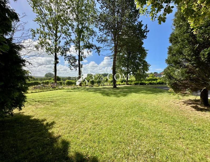 Maison - 219 m² - 8 pièces