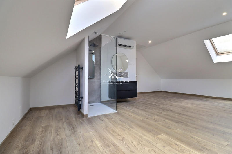 Maison - 159 m² - 5 pièces