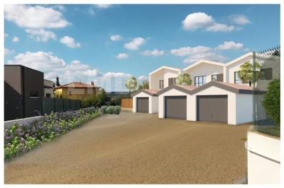 Villa - 90 m² - 4 pièces