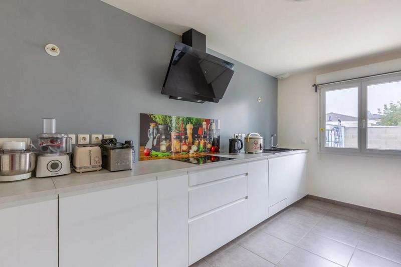 Maison - 99 m² - 5 pièces