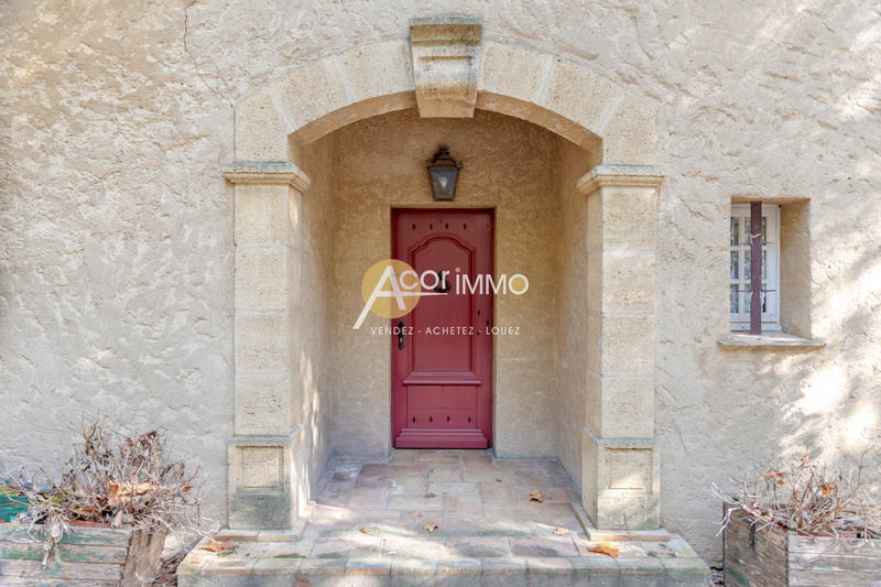 Maison - 400 m² - 10 pièces