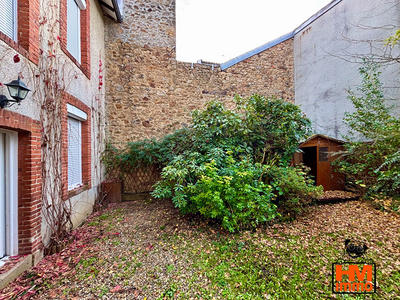 Maison - 180 m² - 9 pièces