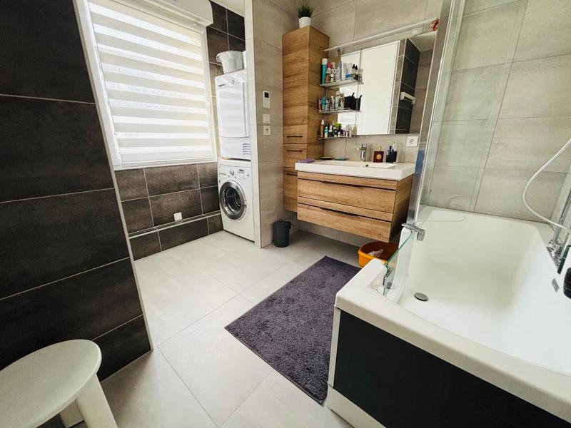 Appartement - 120 m² - 6 pièces