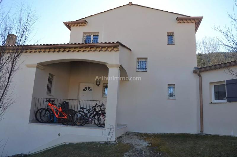 Maison - 258 m² - 7 pièces