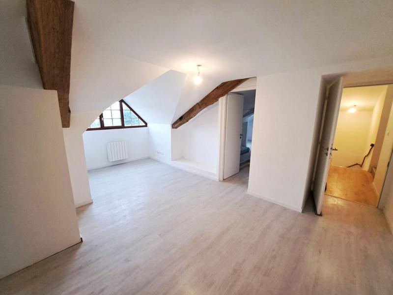 Maison - 248 m² - 11 pièces