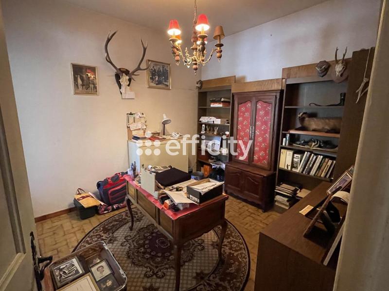 Maison - 258 m² - 9 pièces