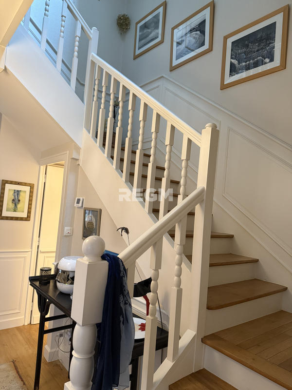 Maison - 183 m² - 7 pièces