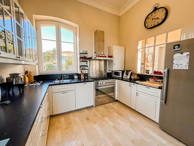 Maison - 264 m² - 5 pièces