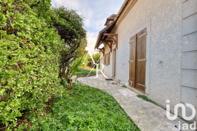 Maison - 121 m² - 10 pièces