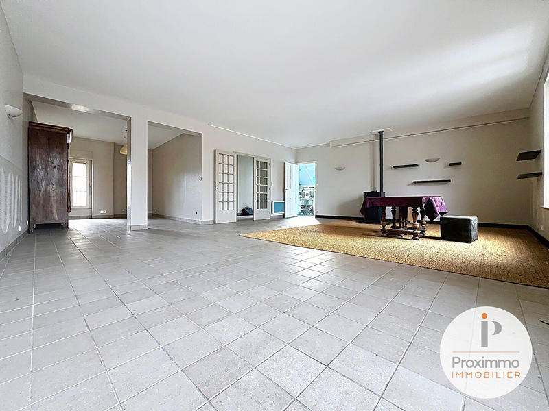 Maison - 231 m² - 7 pièces