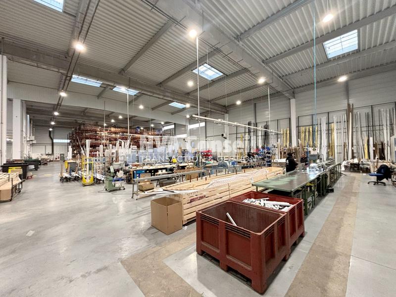 Entrepôt - 2 887 m²