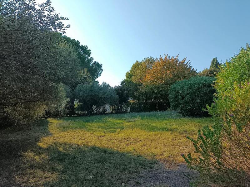 Terrain constructible - 815 m²