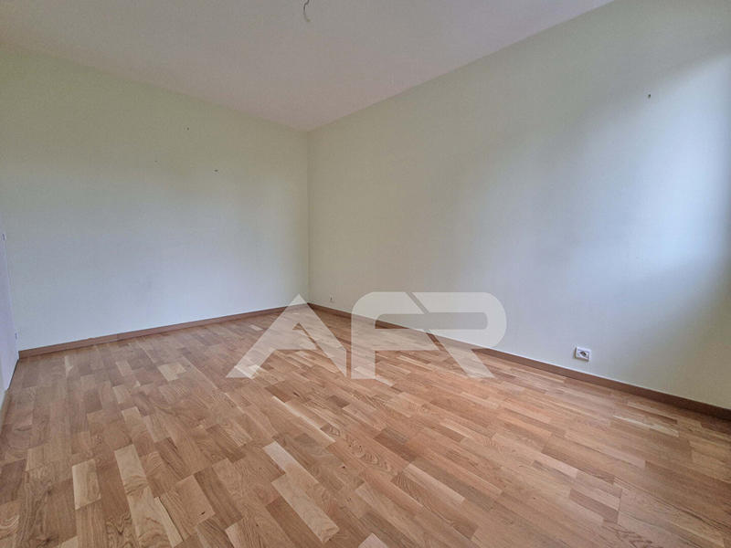 Appartement - 89 m² - 4 pièces