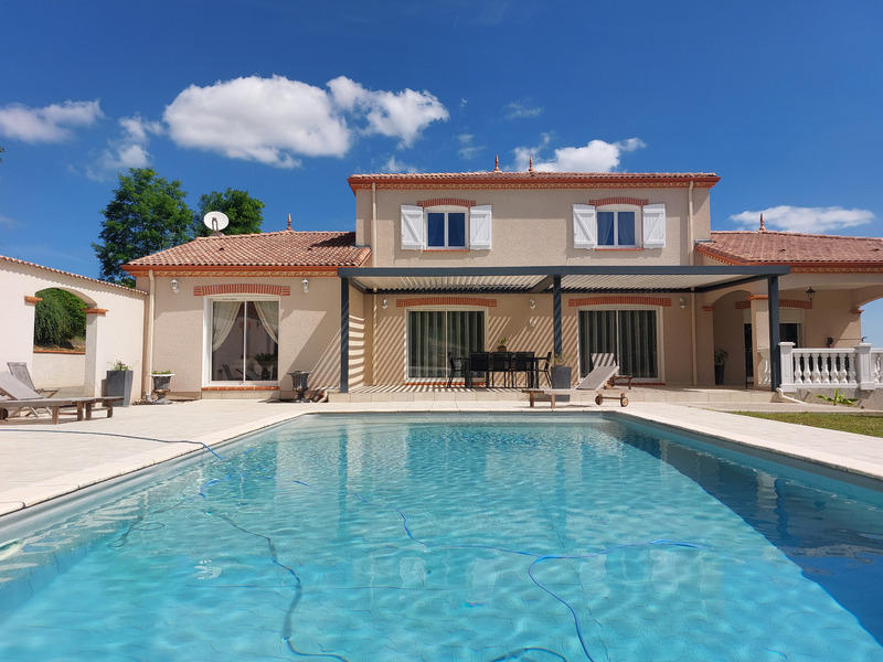 Villa - 219 m² - 6 pièces