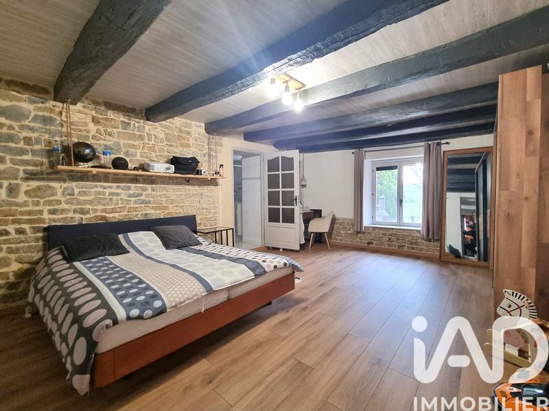 Maison - 330 m² - 9 pièces