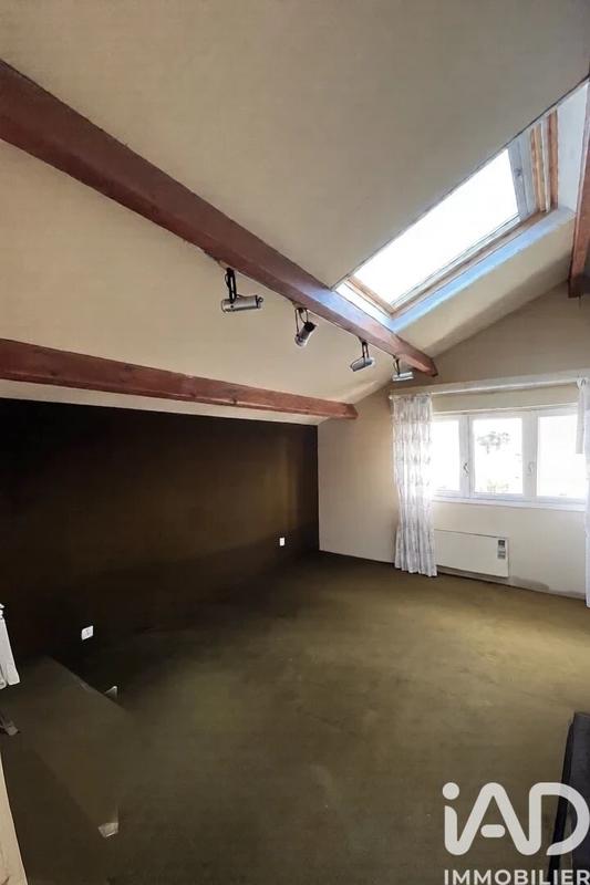 Maison - 137 m² - 10 pièces
