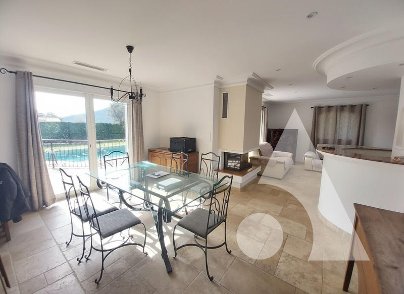 Villa - 120 m² - 6 pièces