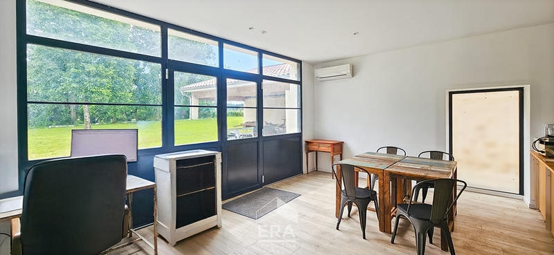 Maison - 280 m² - 8 pièces