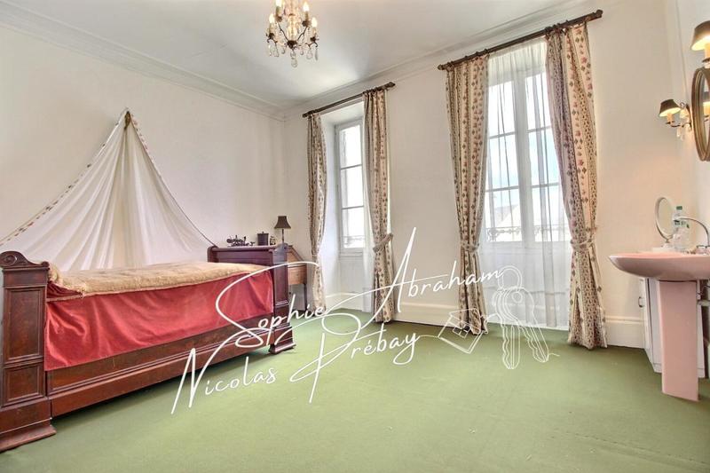 Maison - 200 m² - 7 pièces